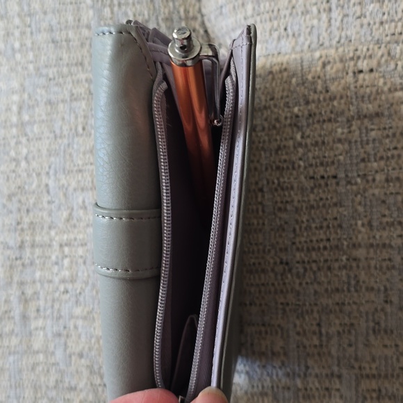 MUNDI BRAND WOMEN'S GRAY WALLET WITH RFID PROTECTION - Picture 7 of 16